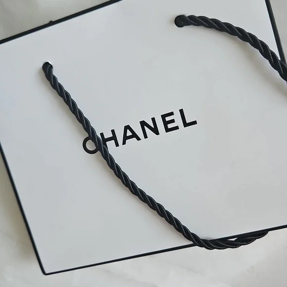 CHANEL ROUGE COCO FLASH #132 Flushed NIB WITH BAG! - Picture 3 of 4